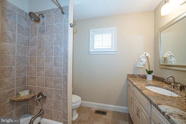 30 SPRING HILL LN, Phoenixville, PA 19460