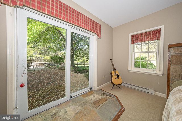 30 SPRING HILL LN, Phoenixville, PA 19460