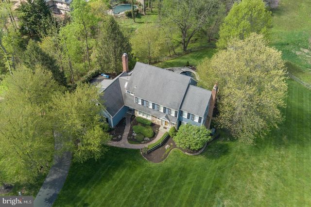 30 SPRING HILL LN, Phoenixville, PA 19460