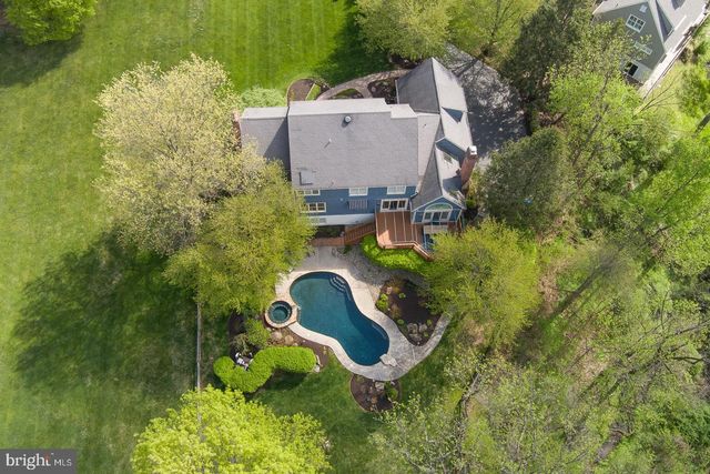 30 SPRING HILL LN, Phoenixville, PA 19460