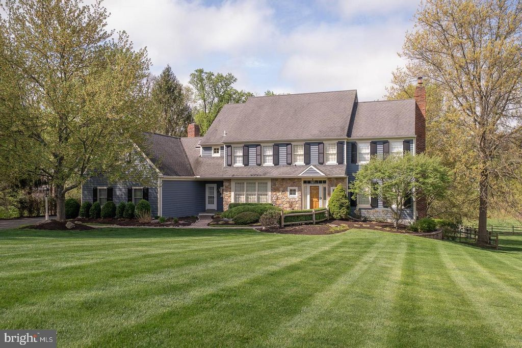 30 SPRING HILL LN, Phoenixville, PA 19460