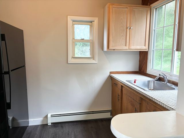 10 Mountain Avenue, New London, CT 06320