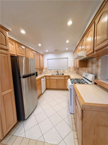 4161 Hathaway 41, Long Beach, CA 90815