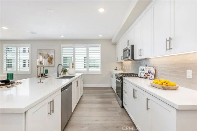 16175 Dawn 202, Tustin, CA 92782