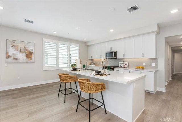 16175 Dawn 202, Tustin, CA 92782