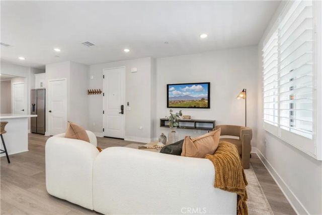 16175 Dawn 202, Tustin, CA 92782