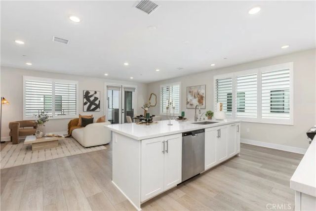 16175 Dawn 202, Tustin, CA 92782