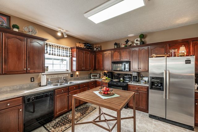 103 Crooked Creek Ct, Hendersonville, TN 37075