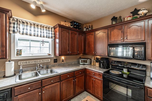 103 Crooked Creek Ct, Hendersonville, TN 37075