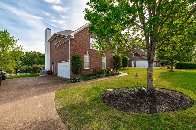 103 Crooked Creek Ct, Hendersonville, TN 37075