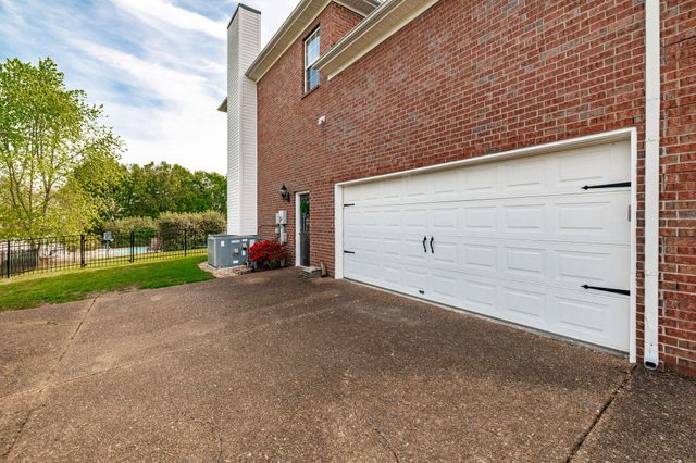 103 Crooked Creek Ct, Hendersonville, TN 37075