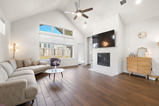 120 Upland DR, Georgetown, TX 78628