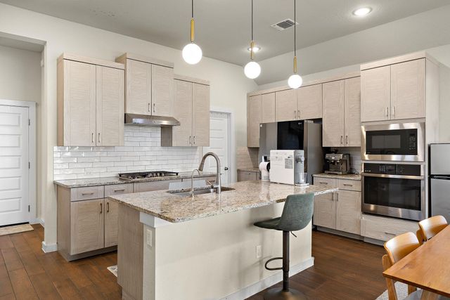 120 Upland DR, Georgetown, TX 78628