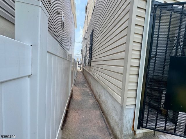 792 South 19th Street, Newark City, NJ 07103