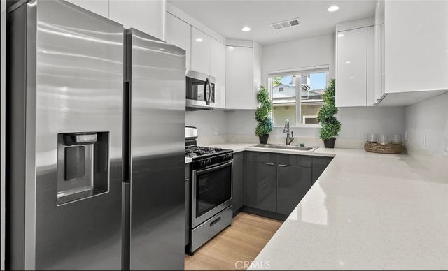 1525 N Screenland Drive, Burbank, CA 91505