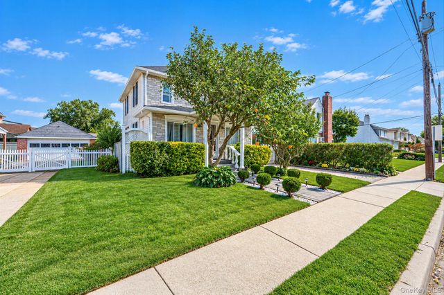 132 Herman Boulevard, Franklin Square, NY 11010