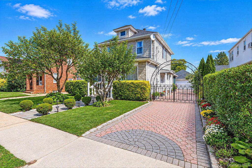 132 Herman Boulevard, Franklin Square, NY 11010 — photo 5