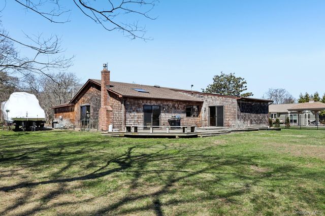 225 Bayview Avenue, East Islip, NY 11730