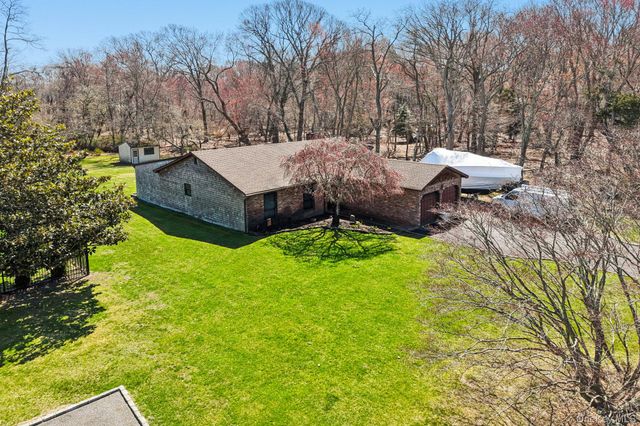 225 Bayview Avenue, East Islip, NY 11730
