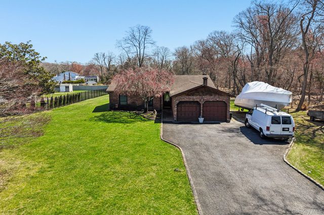 225 Bayview Avenue, East Islip, NY 11730