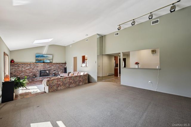 225 Bayview Avenue, East Islip, NY 11730