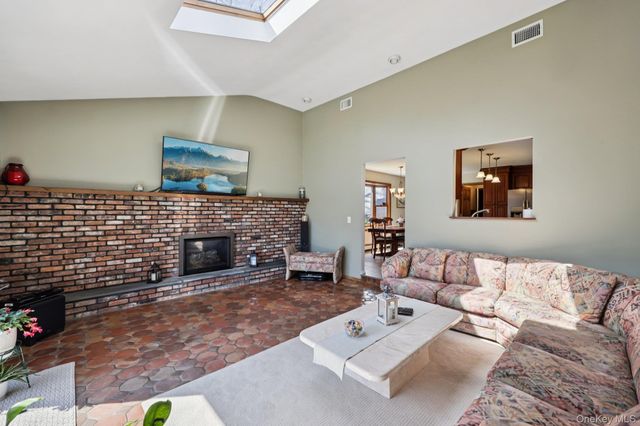 225 Bayview Avenue, East Islip, NY 11730