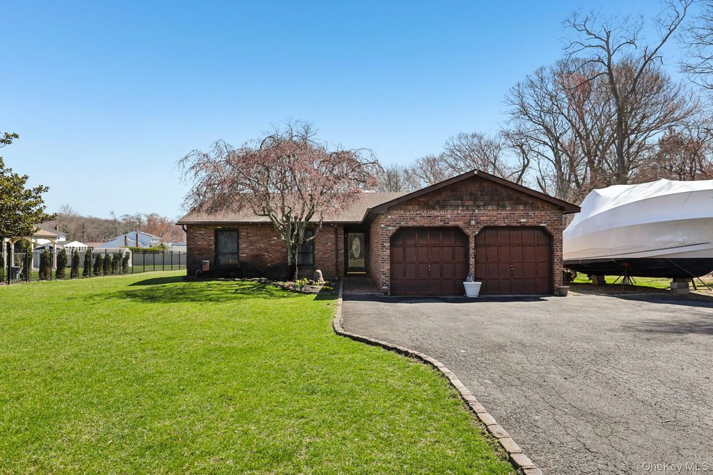 225 Bayview Avenue, East Islip, NY 11730