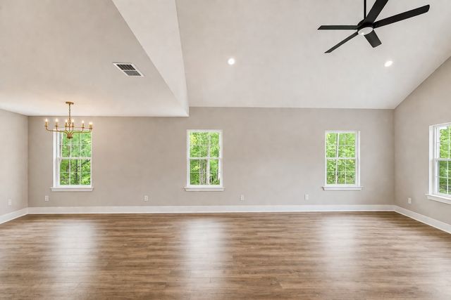 1863 Adams rd, Charlotte, TN 37036