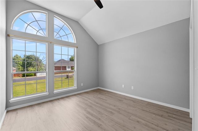 1303 Sanford Drive, Bentonville, AR 72712