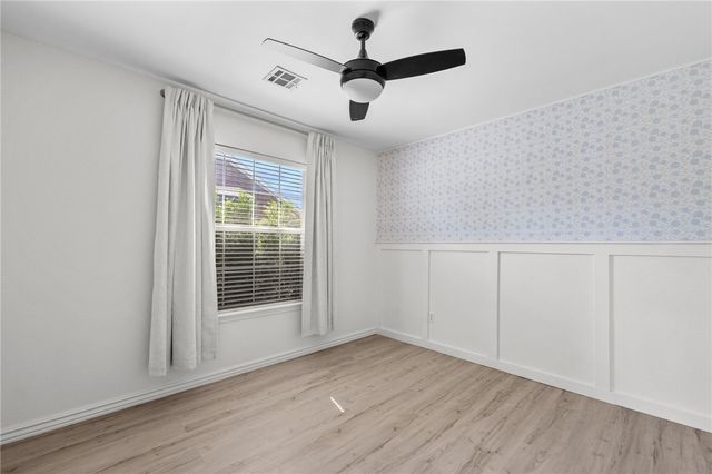 1303 Sanford Drive, Bentonville, AR 72712