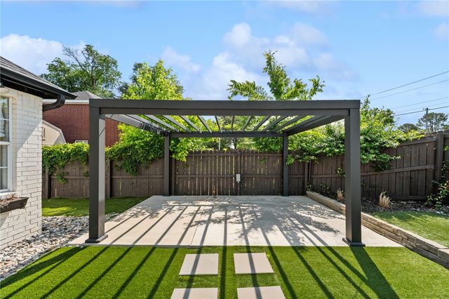 1303 Sanford Drive, Bentonville, AR 72712