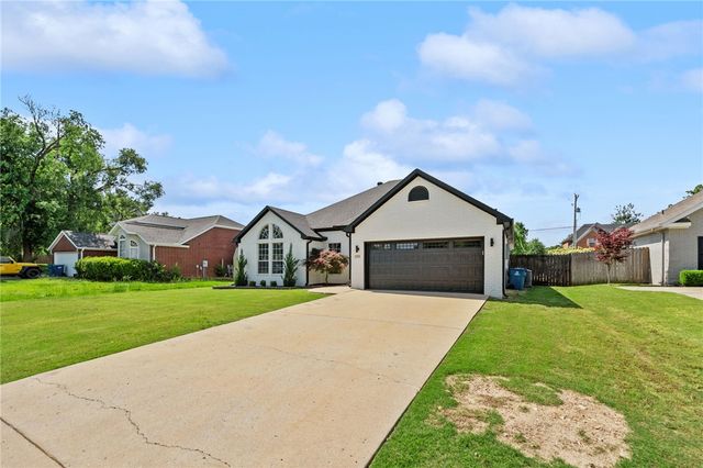 1303 Sanford Drive, Bentonville, AR 72712