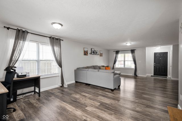 1015 Pebble Court, Anderson, IN 46013