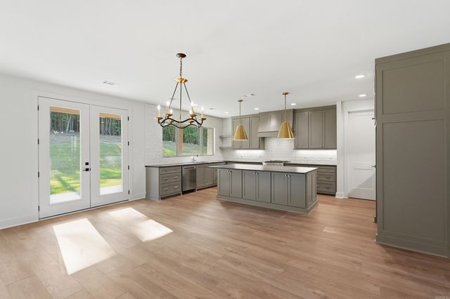 19105 Waterview Meadows Lane, Roland, AR 72135