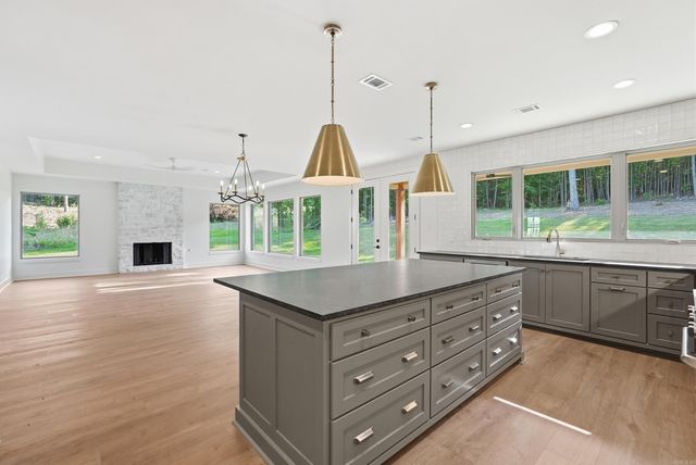 19105 Waterview Meadows Lane, Roland, AR 72135