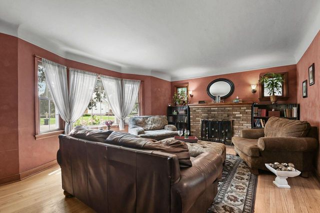 1121 Hawthorne AVENUE, Janesville, WI 53545