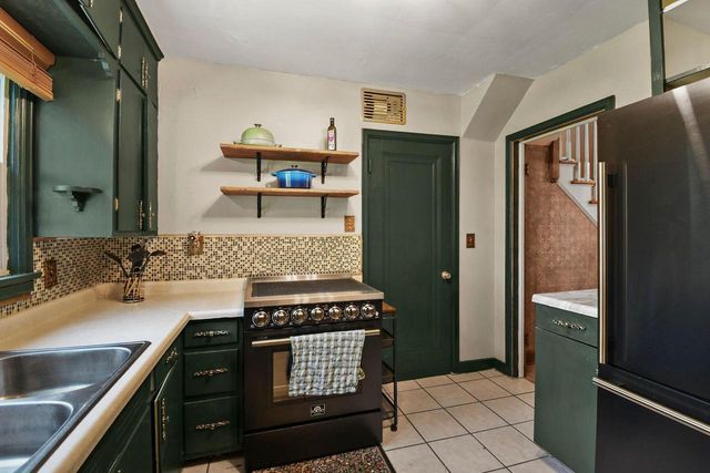 1121 Hawthorne AVENUE, Janesville, WI 53545