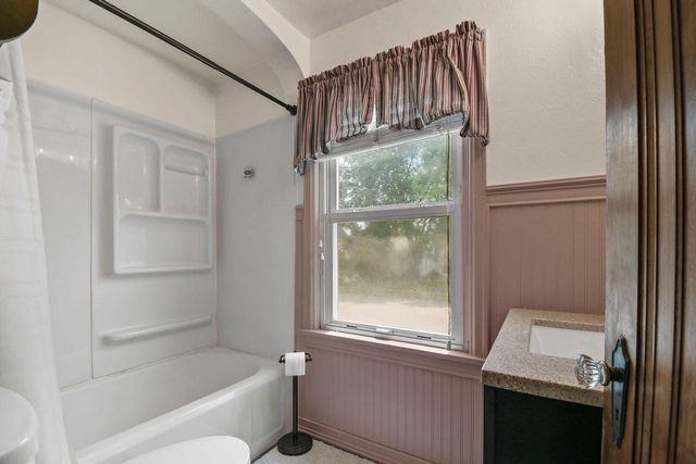 1121 Hawthorne AVENUE, Janesville, WI 53545