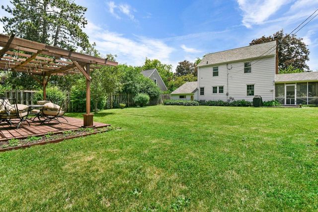 1121 Hawthorne AVENUE, Janesville, WI 53545