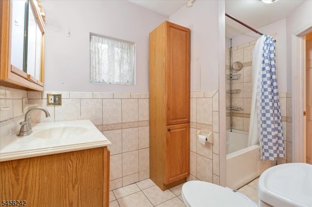 1445 Hiawatha Avenue, Hillside Twp., NJ 07205