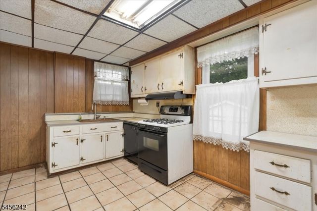 1445 Hiawatha Avenue, Hillside Twp., NJ 07205