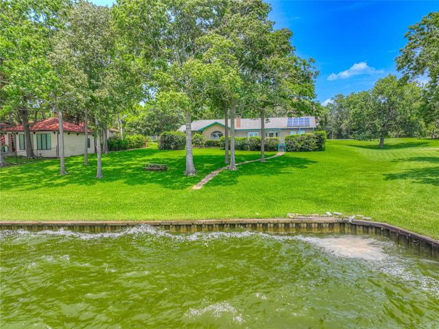 188 Old Post Road S, Livingston, TX 77352