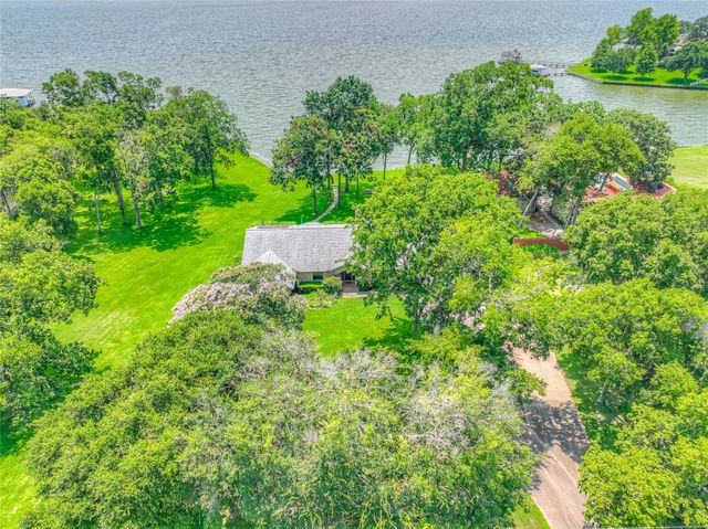 188 Old Post Road S, Livingston, TX 77352