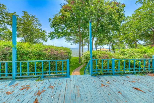 188 Old Post Road S, Livingston, TX 77352