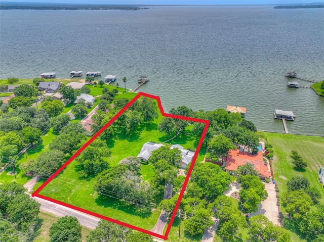 188 Old Post Road S, Livingston, TX 77352