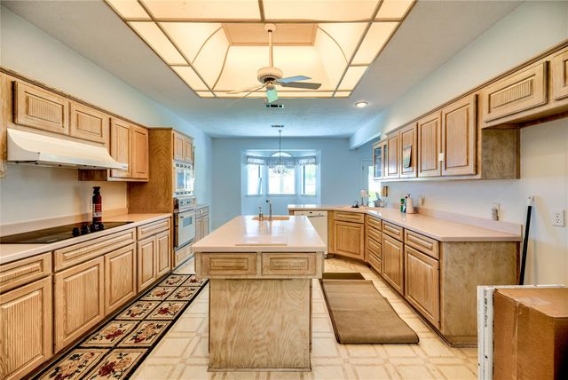 188 Old Post Road S, Livingston, TX 77352