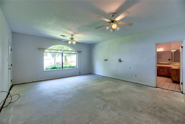 188 Old Post Road S, Livingston, TX 77352