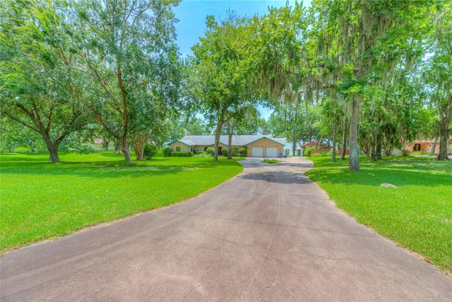 188 Old Post Road S, Livingston, TX 77352