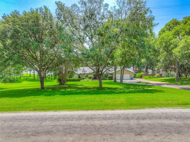 188 Old Post Road S, Livingston, TX 77352