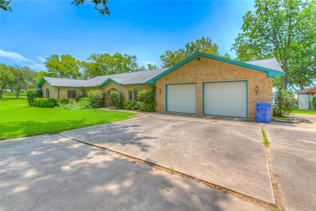 188 Old Post Road S, Livingston, TX 77352